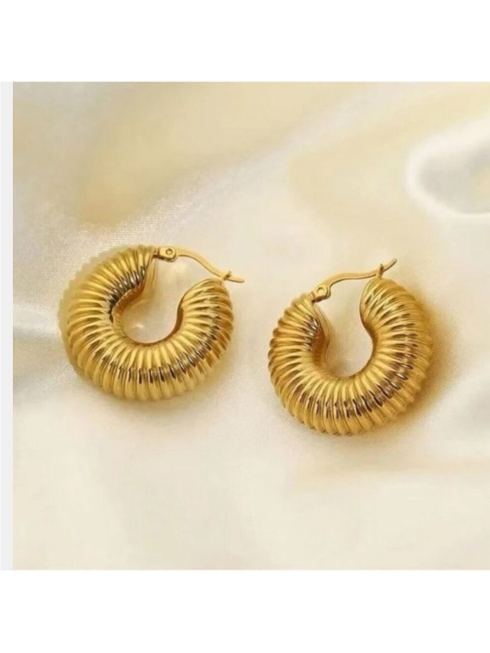 Lightweight  14k Gold plated Earrings Elegant Chunky Hoops